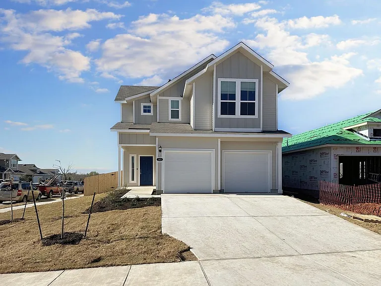 163 Haywood Mnr — Photo 2