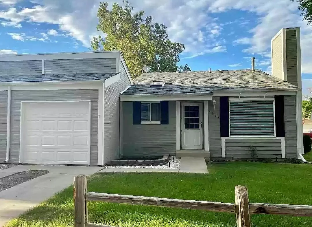 2 bed, 900 sqft, $2,200 — Photo 1