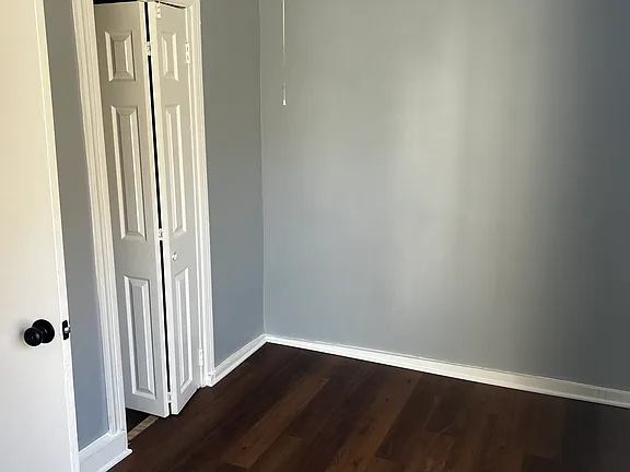 160 Oak St #4 — photo 4 of 6