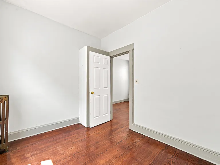 35 W 52nd St #2 — Photo 14