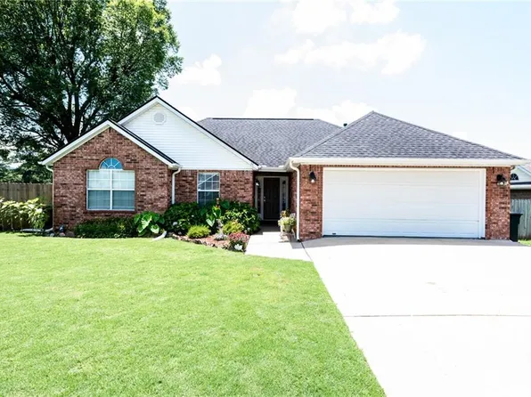 11 W Briarmeadow St, Farmington, AR 72730