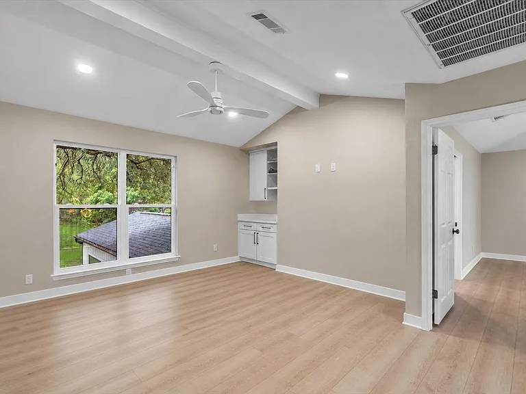 307 Hurst Creek Rd — Photo 23