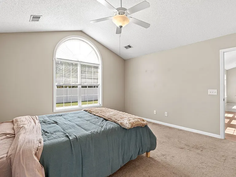 4681 Southgate Pkwy — Photo 14