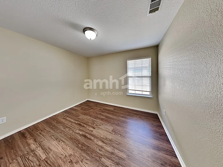2124 Van Zandt Dr — Photo 17