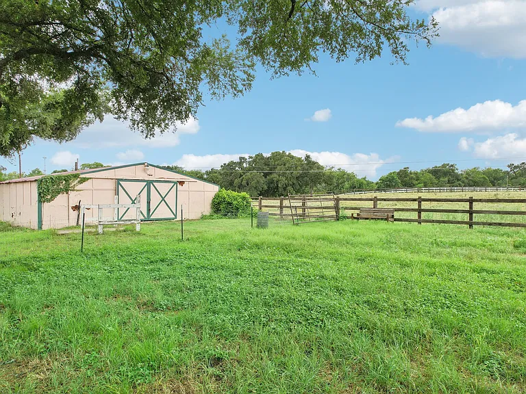 3106 E Palm Valley Blvd — Photo 35