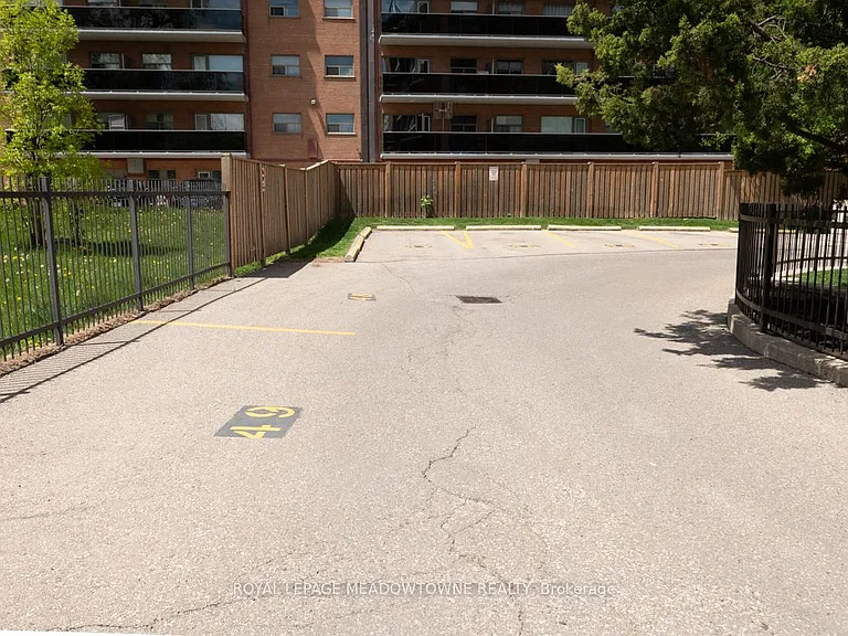 1017 Seneca Ave #408 — Photo 28