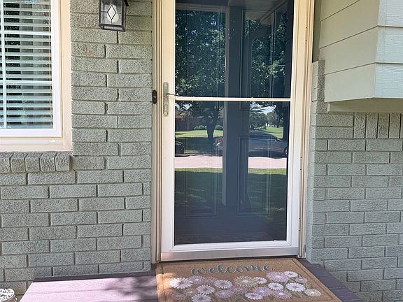 3rd image of 654 Oakdale Dr