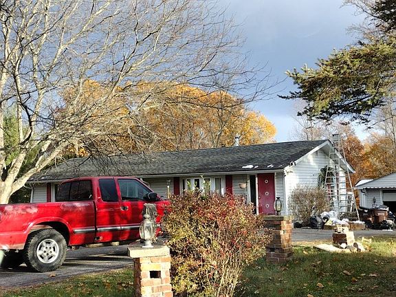 3rd image of 209 W Lakeview Dr