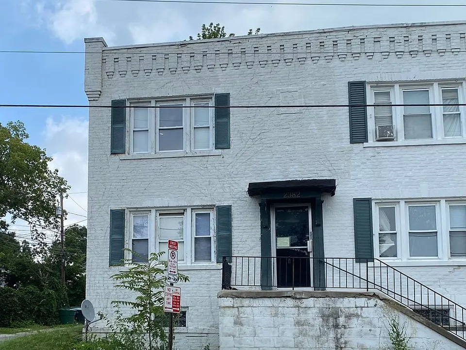 2378 Neil Ave