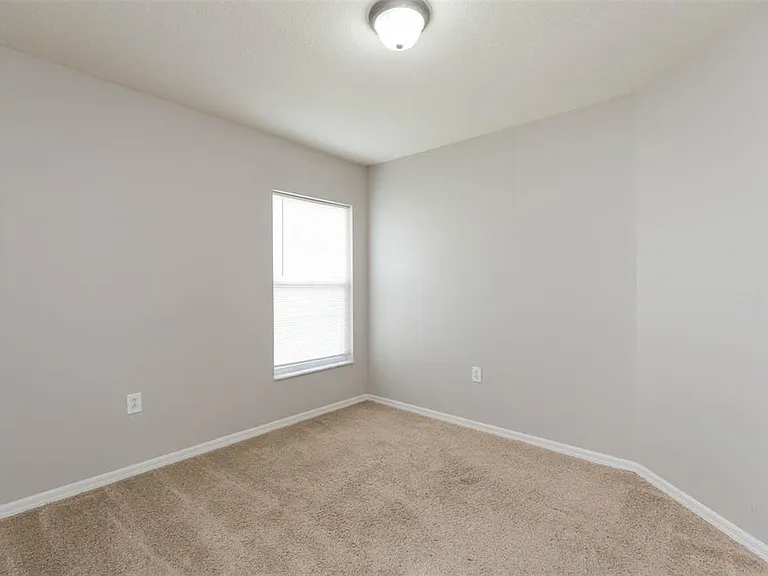 4550 Roundview Ct — Photo 26