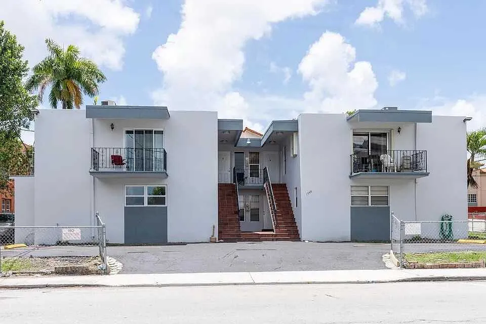 2 bed, 740 sqft, $2,000 — Photo 1