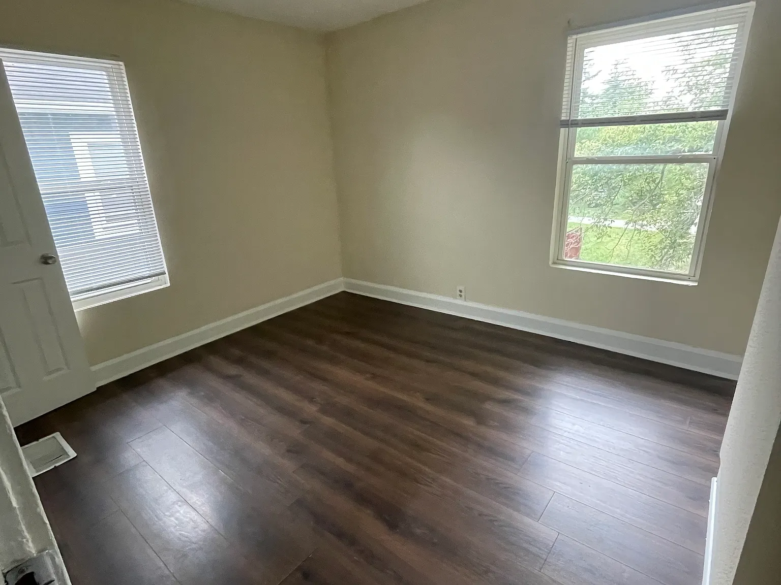 3236 Winthrop Ave — Photo 3