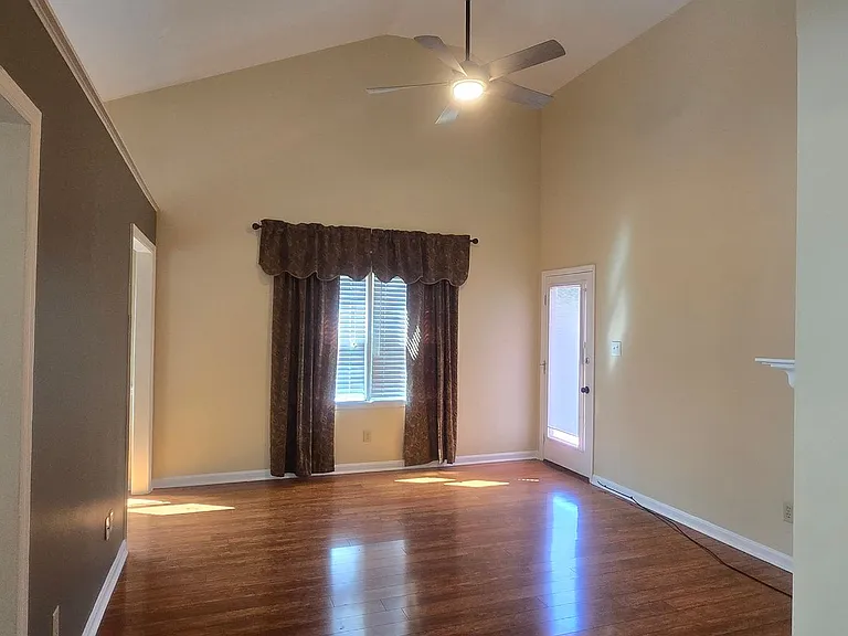 3313 Fort Harrods Ct — Photo 7