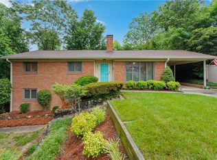 1506 Overbrook Ct, High Point, NC 27262