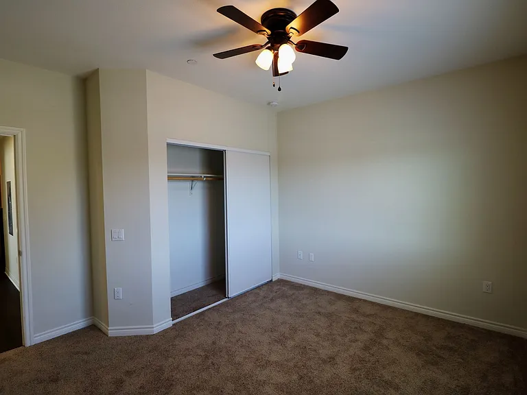 Santa Barbara Luxury Apartment Homes — Photo 28
