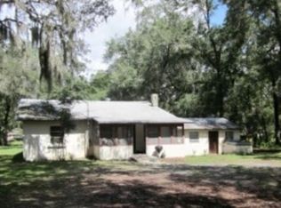 118 Park Ave, San Mateo, FL 32187