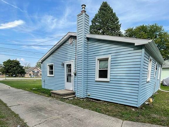 3rd image of 3485 E Lake Lansing Rd
