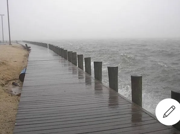 7 Trim St, Bay Shore, NY 11706