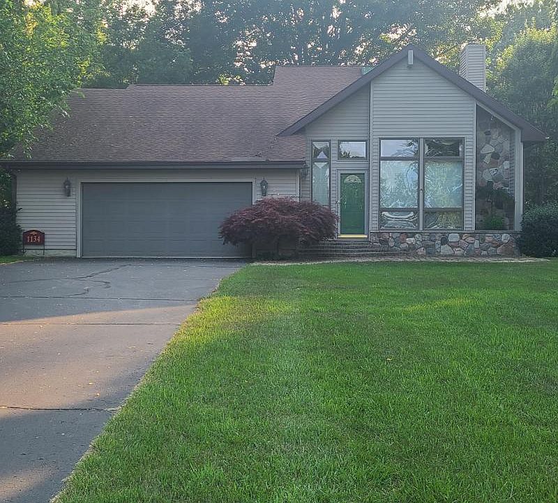 1st image of 1134 Lakeside Dr