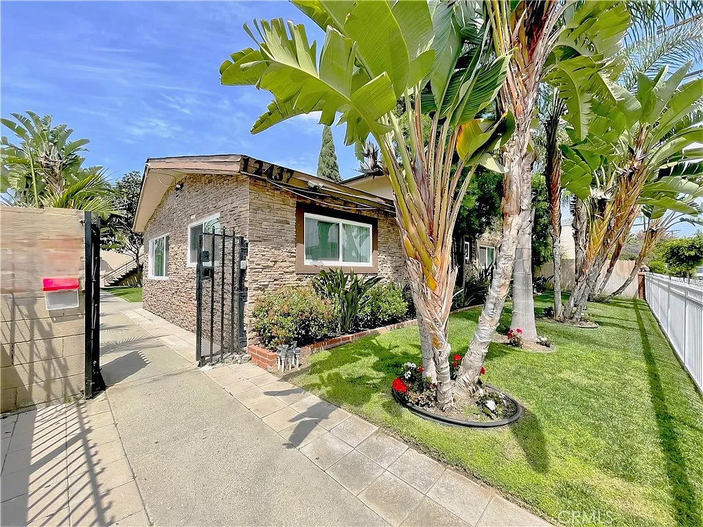 2 bed, 700 sqft, $2,095 — Photo 4