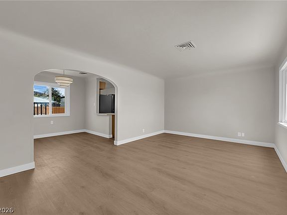 5th image of 433 N 10th St