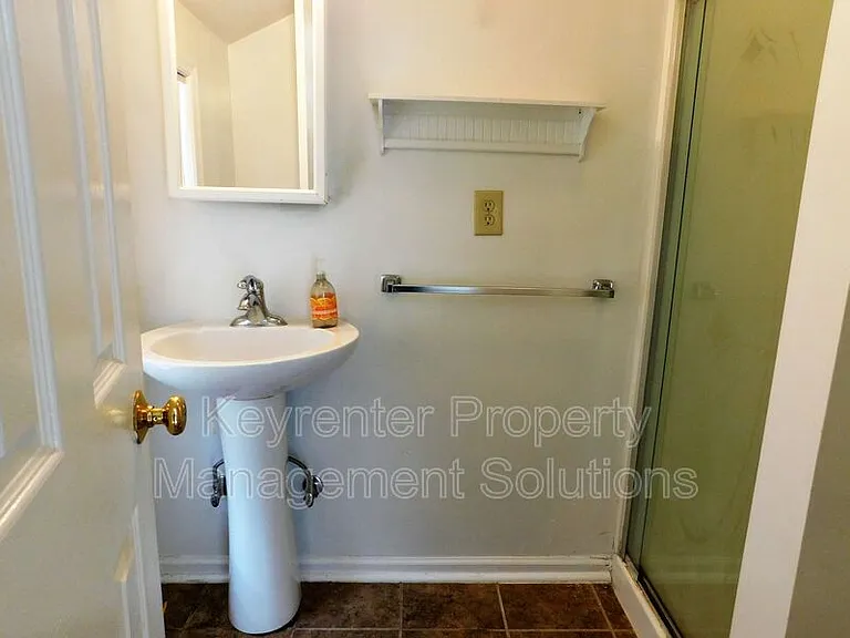 404 Cherry Ave #C — Photo 18