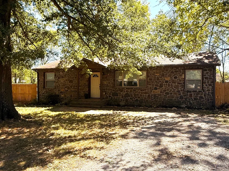 89 Old Depot Rd #1