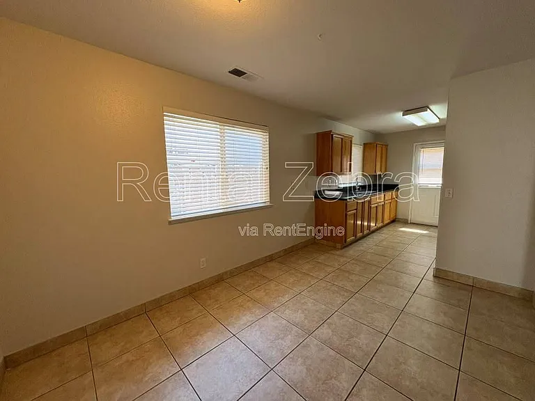 2862 La Cresenta Ave — Photo 5