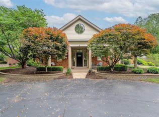 2220 Cedar Valley Rd, Saint Louis, MO
