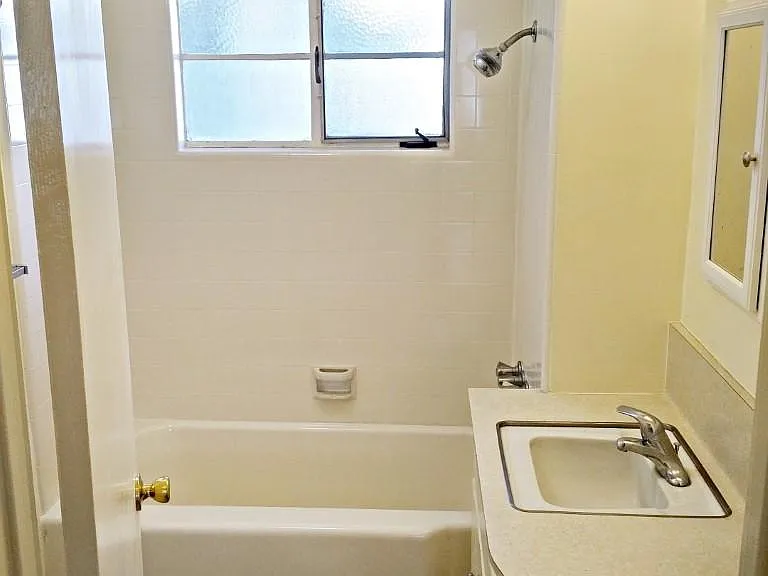 842 Sunset Blvd #4 — Photo 5