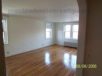 2nd image of 2045 Commonwealth Ave #L34