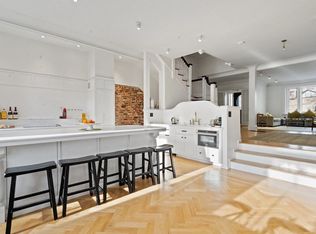 15 Regent Cir #1, Brookline, MA 02445