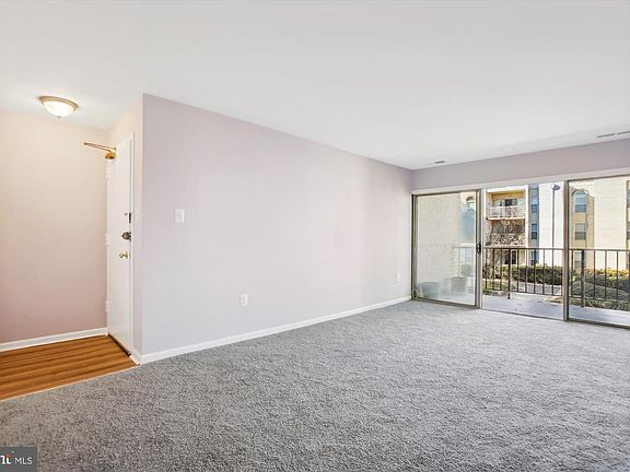 2nd image of 4 Canterbury Sq APT 201