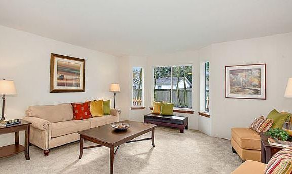 4th image of 17432 10th Ave NE