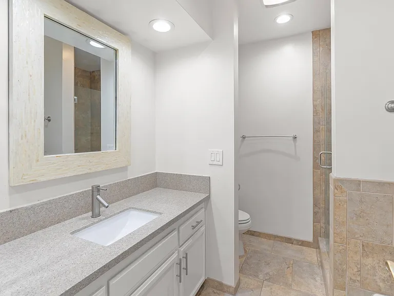 4915 Tyrone Ave #215 — Photo 26
