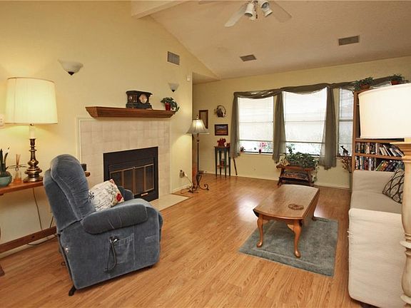 3rd image of 1805 Rainy Meadows Dr