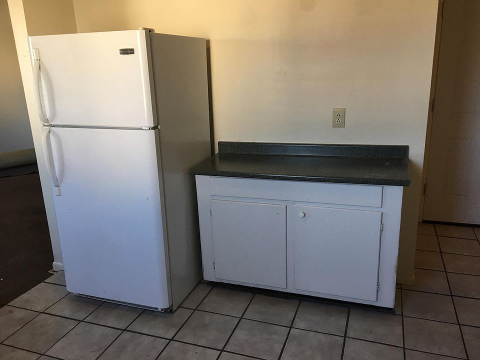 2nd image of 618 19th St #1