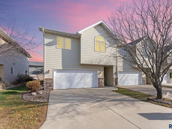 322 S Spring Pl, Brandon, SD 57005