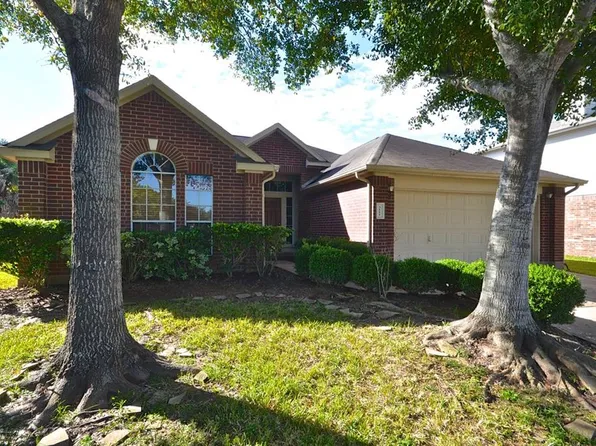 3111 Oakwood Run Dr, Sugar Land, TX 77498