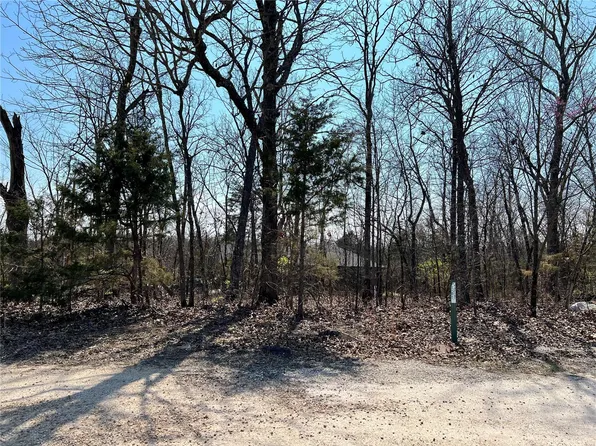 1708 Wellington Dr, De Soto, MO 63020