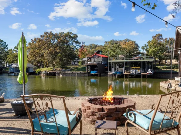 104 Oakcrest Ct, Trinidad, TX 75163