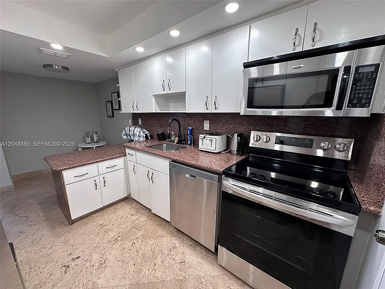 18021 Biscayne Blvd #702 — Photo 6