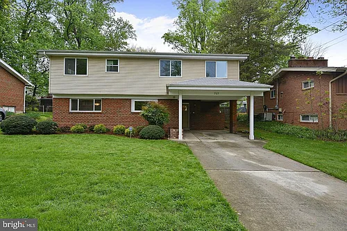 717 Hillsboro Dr Photo 1