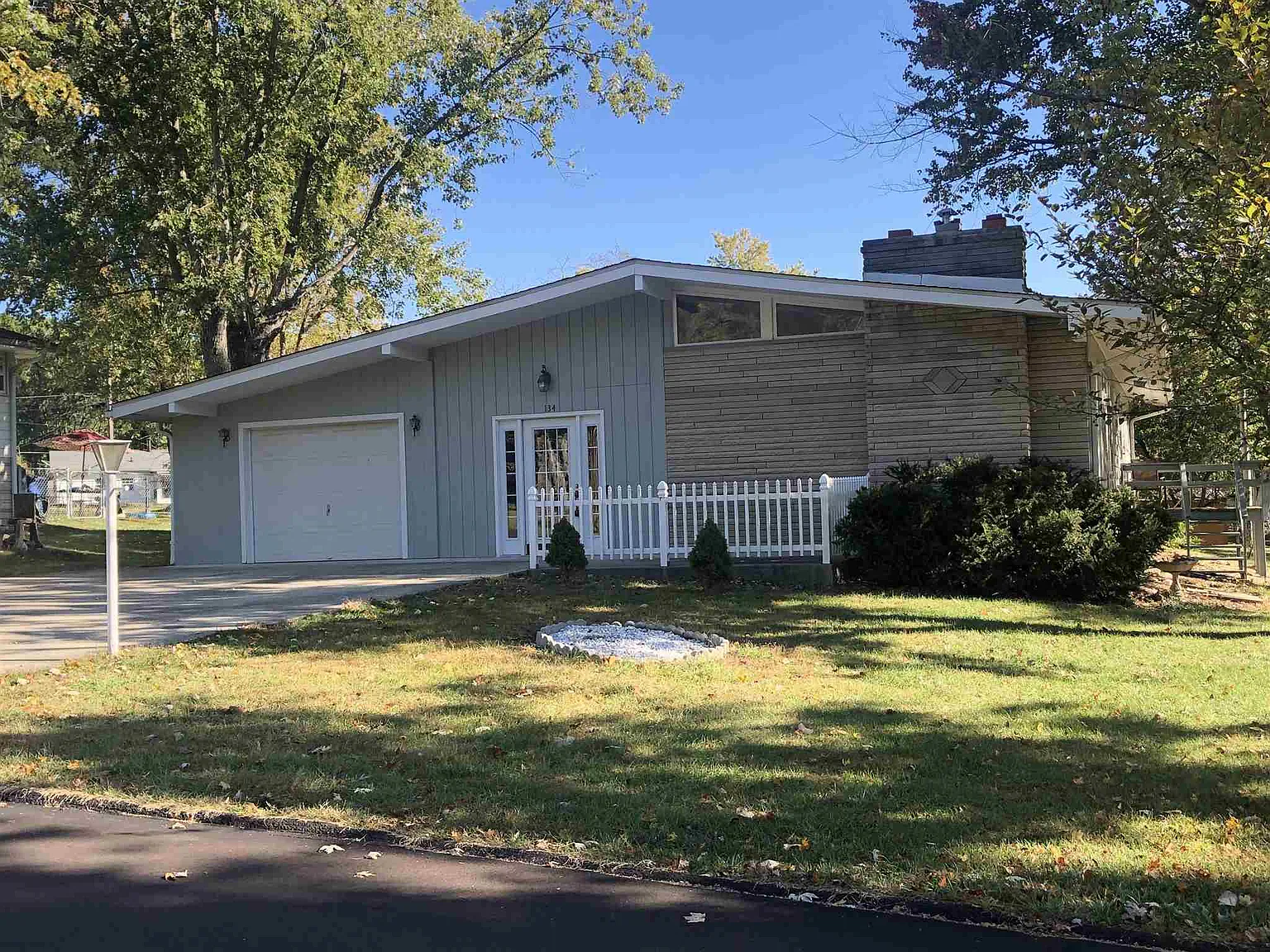 134 Edgewood Dr photo 1