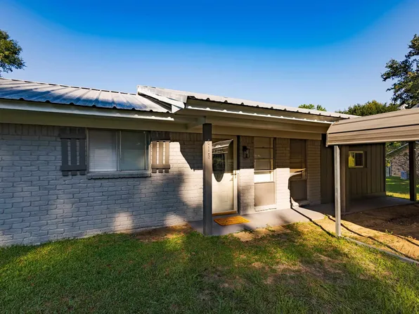 615 Circle Dr, Hallsville, TX 75650