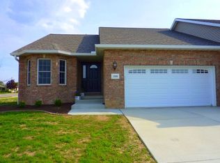 1300 Kingsbury Rd, Washington, IL 61571