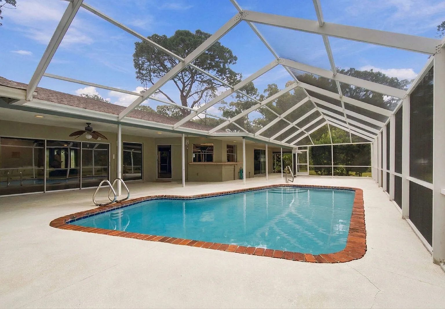 3 bed, 2.0 bath, 2246 sqft, $4,800 — Photo 3