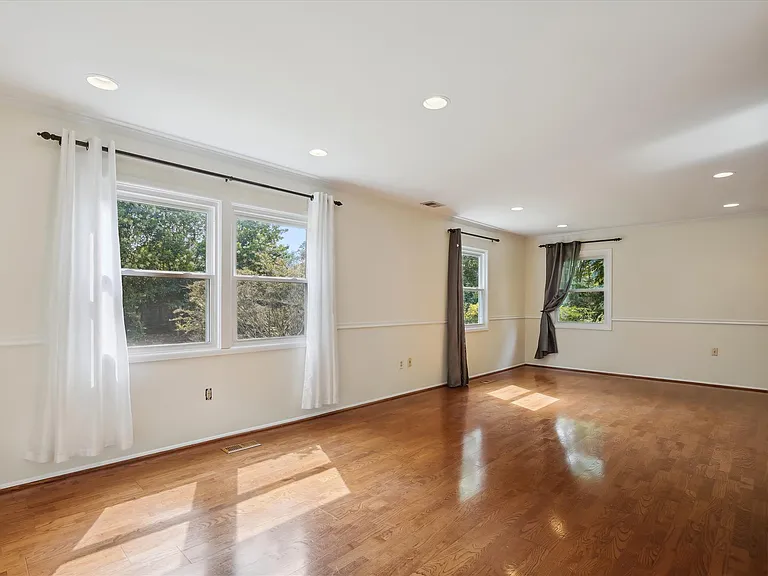 4607 Marshall Hall Ln — Photo 9