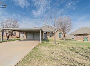 902 E Texas Ave, Iowa Park, TX 76367