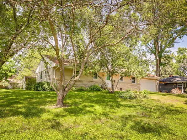 4832 Diane Dr, Minnetonka, MN 55343